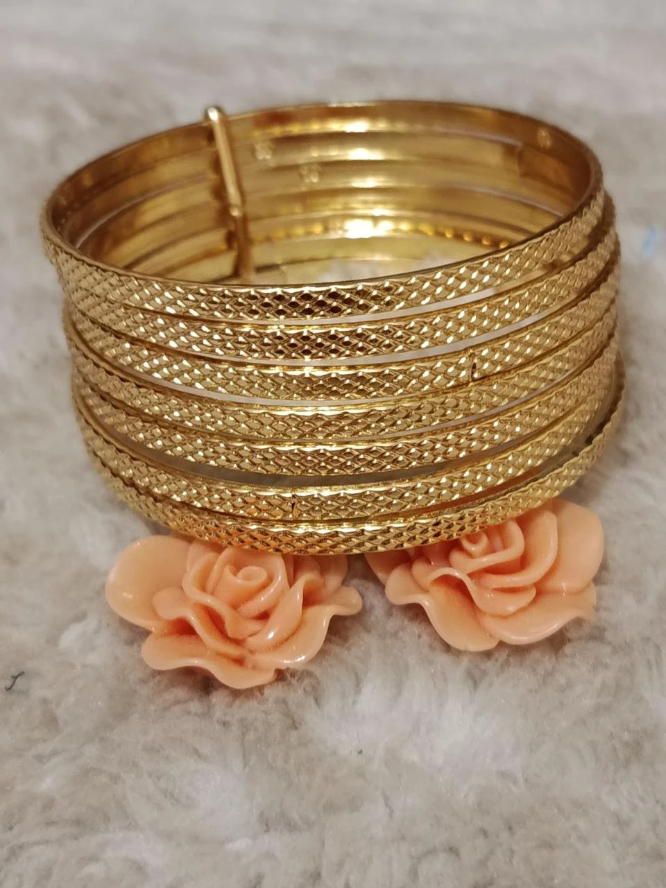 Set of 7 multi-row solid gold plaque bangles with hallmark – photo 2